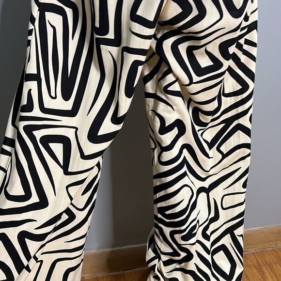 Jessica Simpson High Neck Tan and Black Print Jumpsuit - Picture 5 of 7